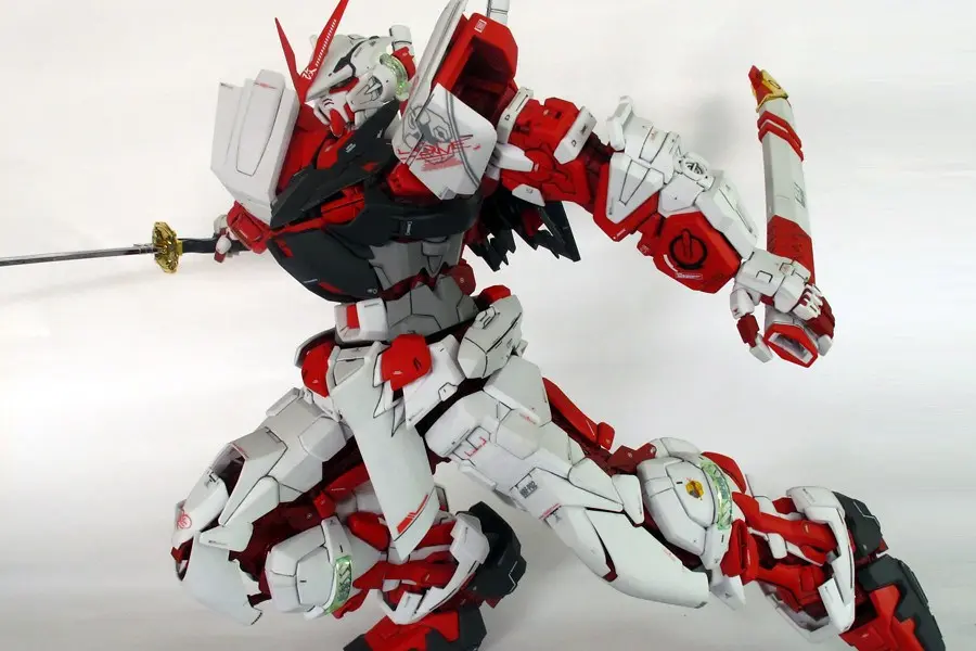 Mô-hình-PG-Gundam-Astray-Red-Frame-Bandai-4.webp